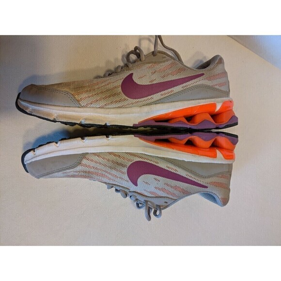 Women's Gray Orange Purple Nike Reax Running Shoes Athletic Sneakers Size 10 - Picture 5 of 8